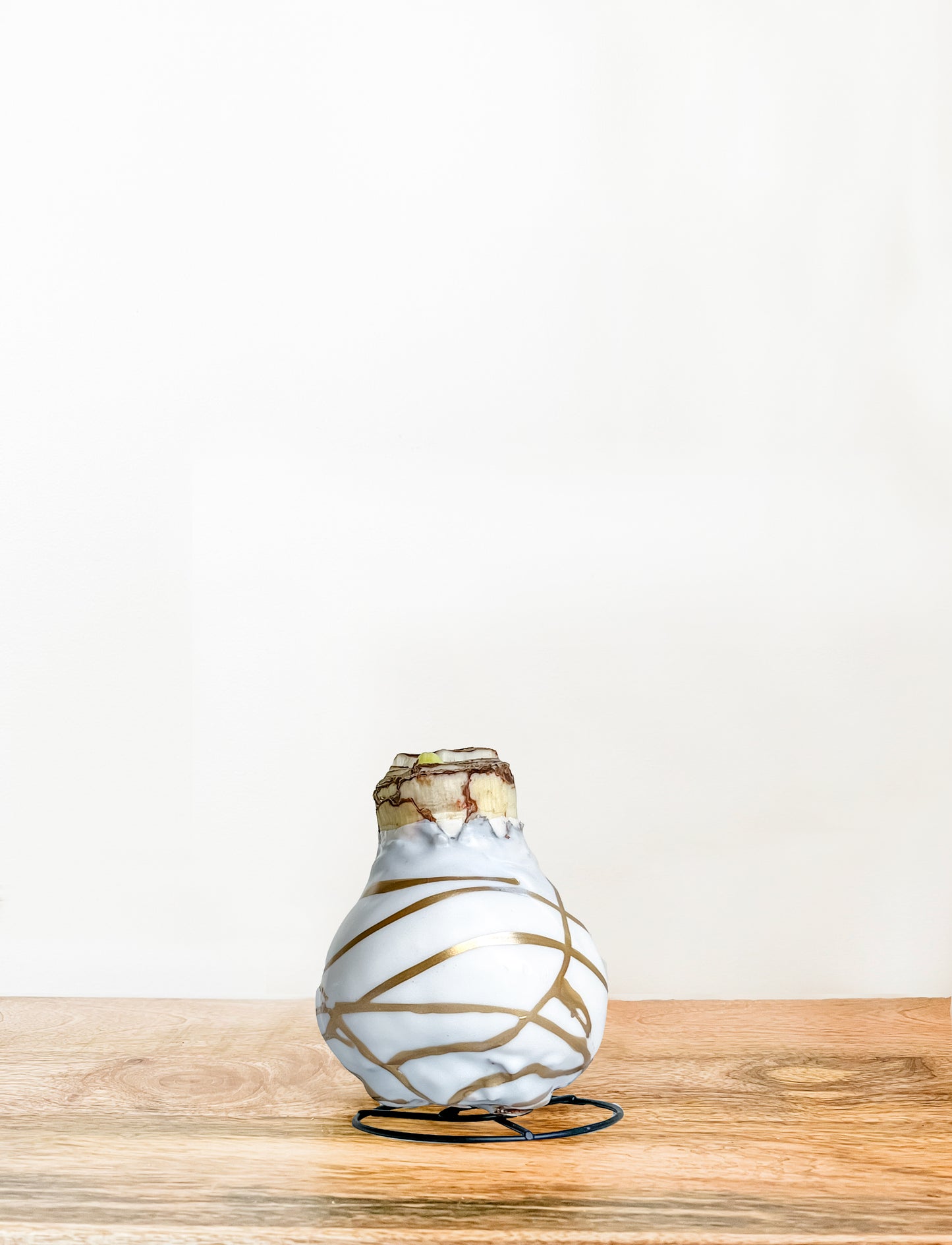 White & Gold Splatter with Red Blooms